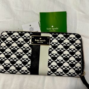 Kate spade large zip around wallet black/white